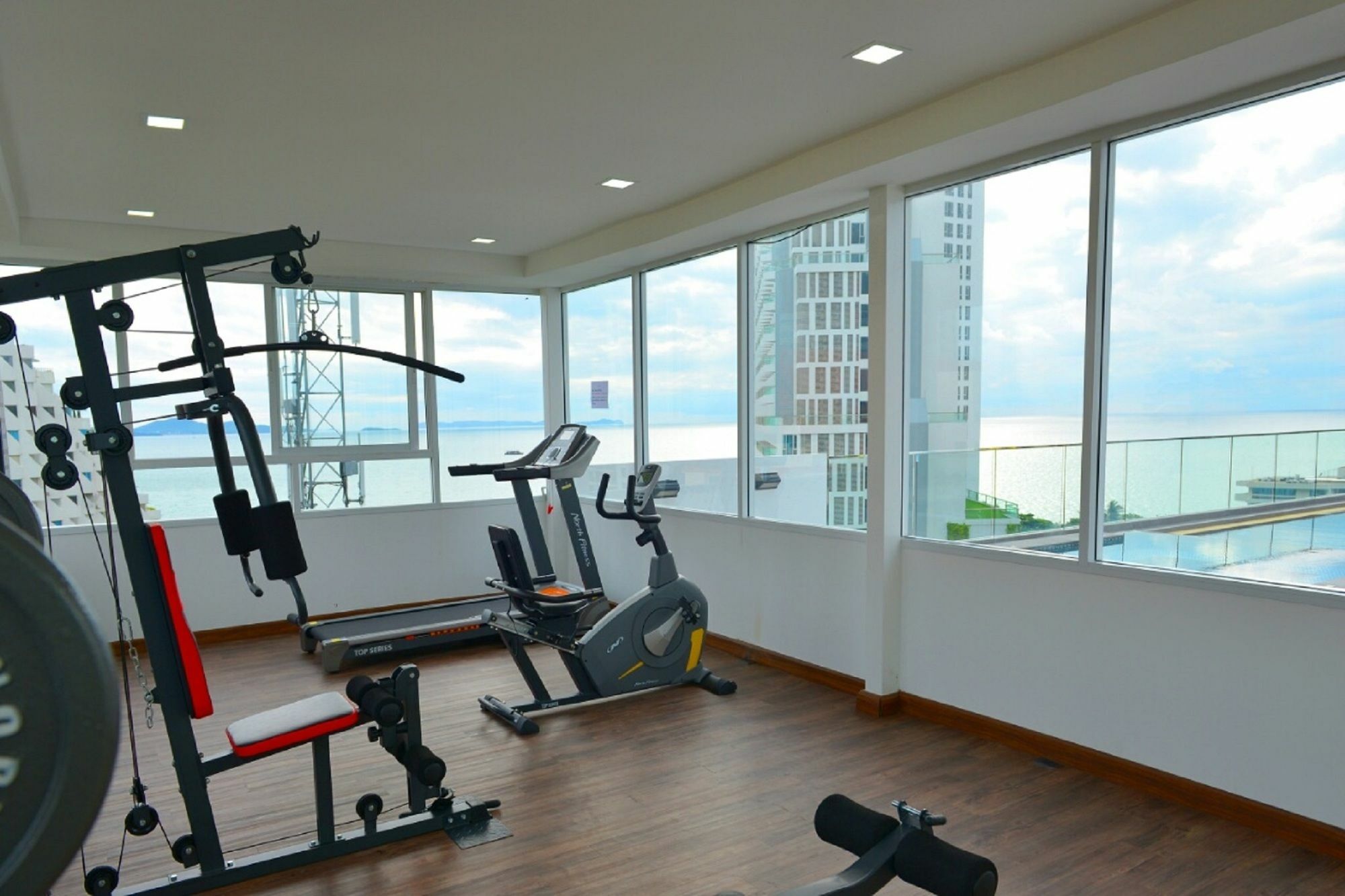 Serenity Wongamat Apartments Pattaya Exterior foto